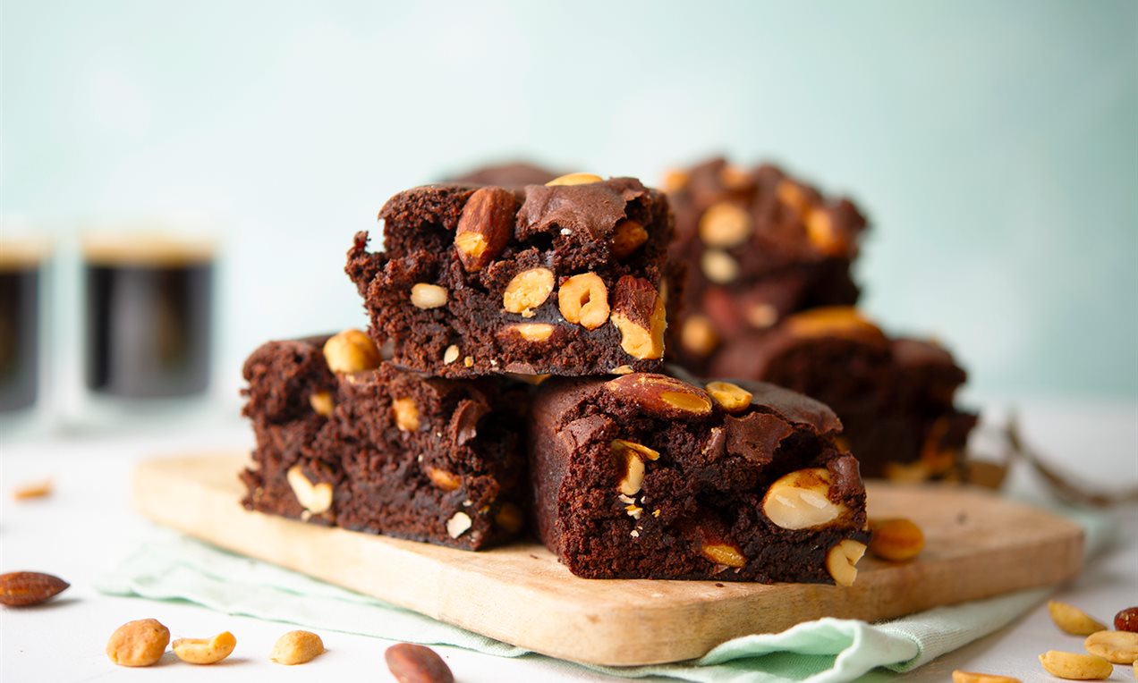 Vegan brownies met gemengde noten
