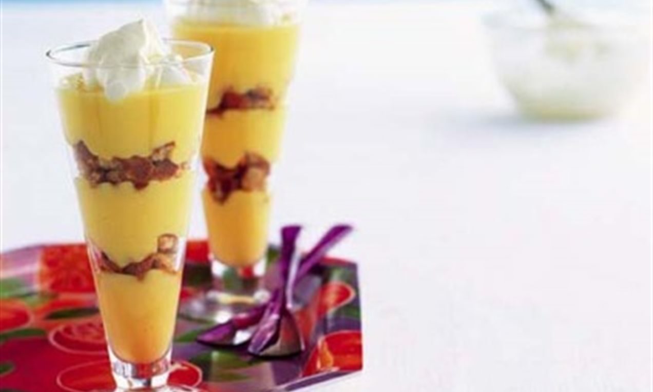 Custard Trifle met Bitterkoekjes