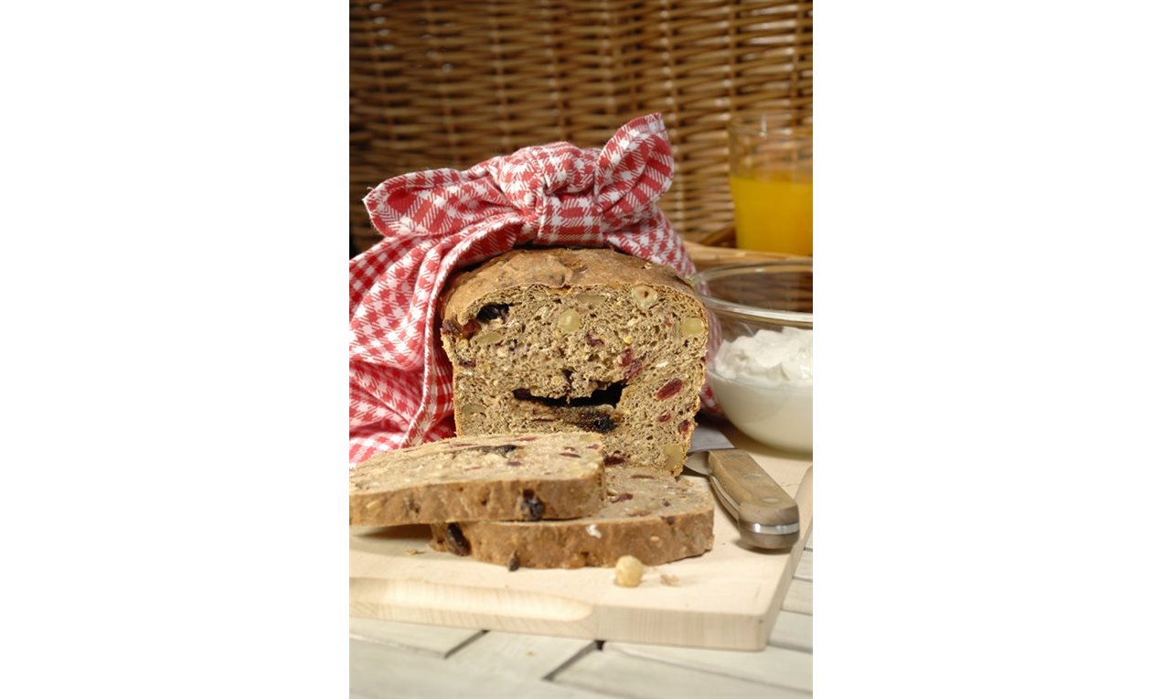 Noten-Vruchtenbrood met bruine suiker