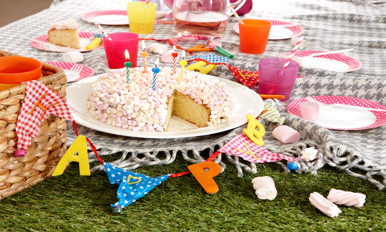 Kinderverjaardagstaart met marshmallows