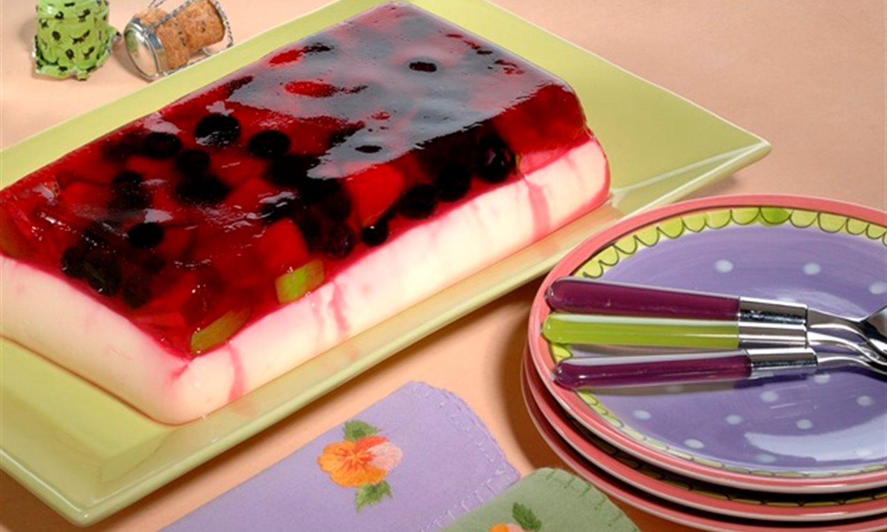 Roompudding met aardbeienjelly