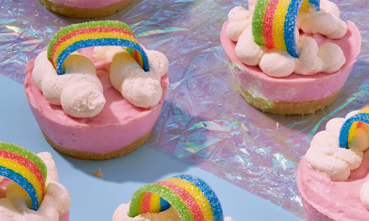 Regenboog-kwarktaartjes