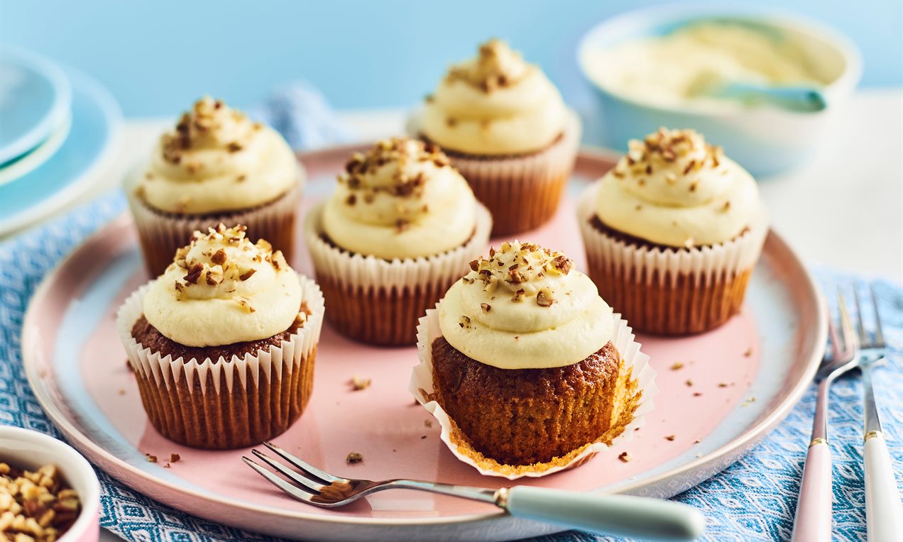 Carrot cupcakes met yoghurttopping