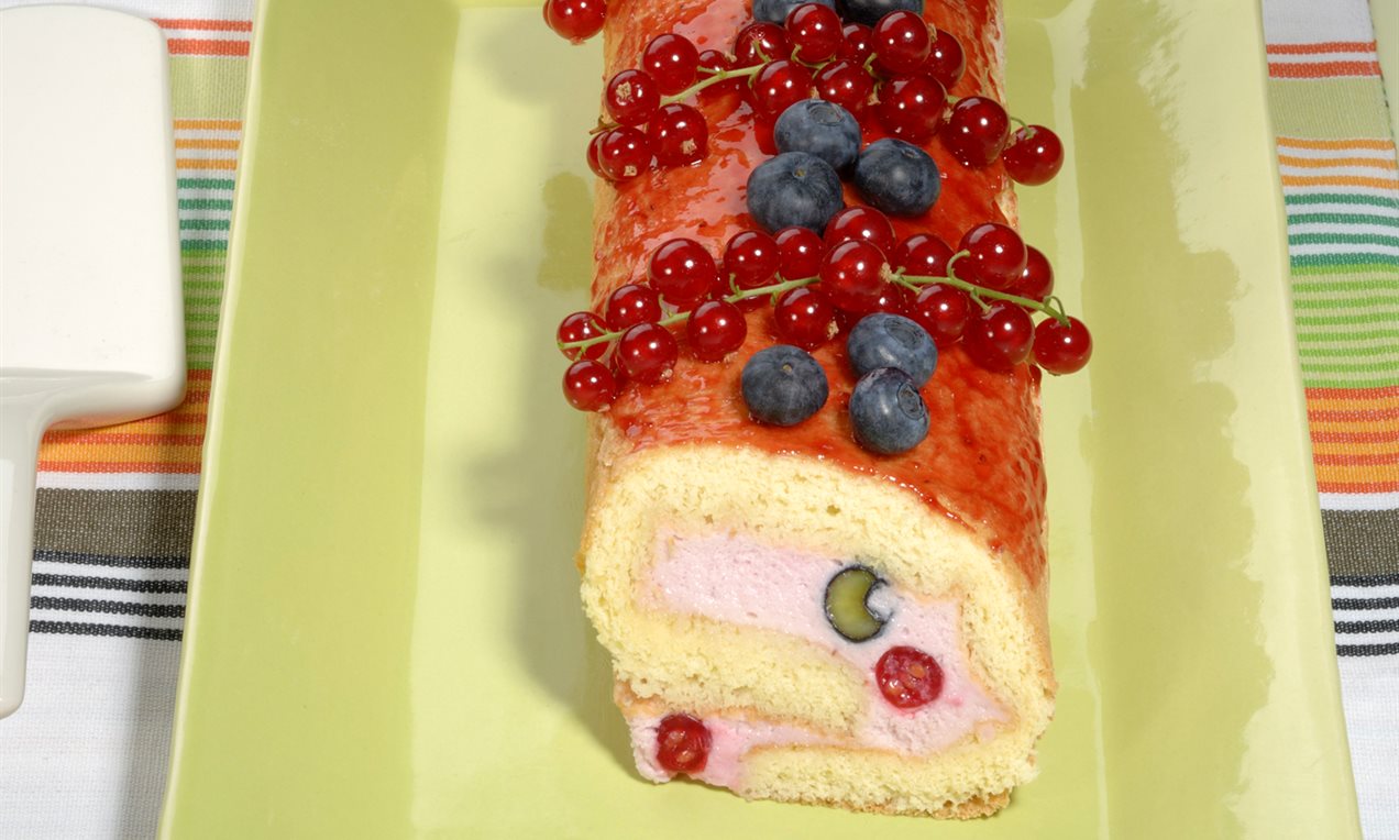 Zwitserse cakerol met bessenkwark