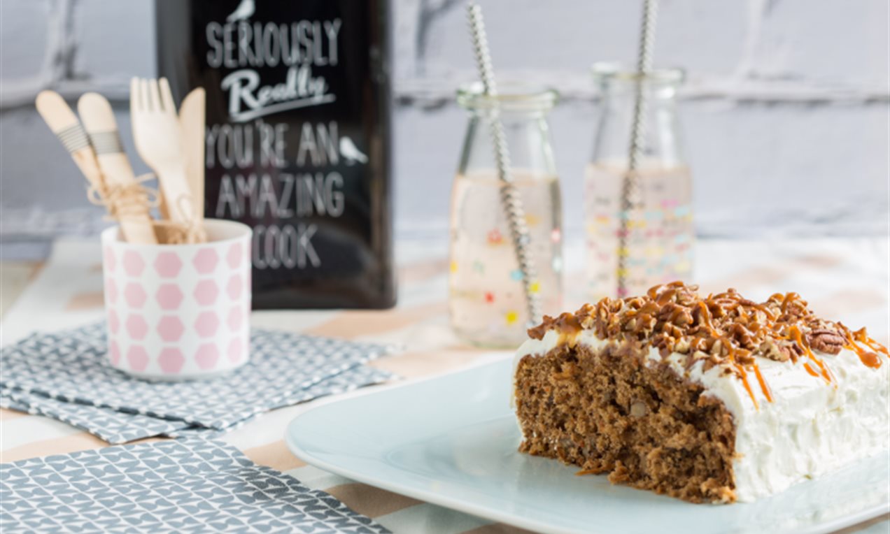 Carrot Cake met Pecan karamelsaus