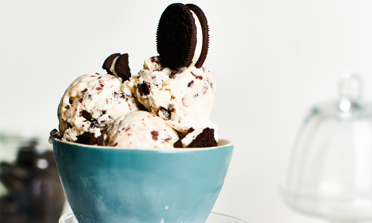 Cookies and cream met stracciatella-ijs